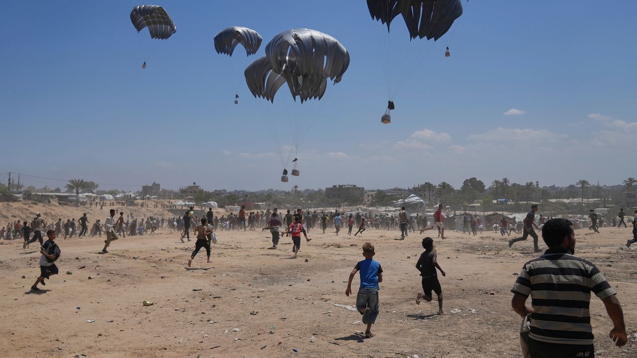 If the IDF has nothing to hide with its military and aid operation, it should allow international journalists into Gaza