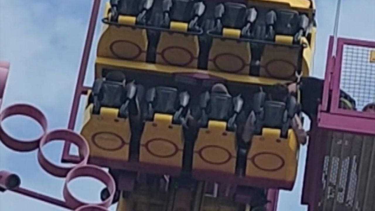 Rollercoaster gets stuck at 72ft