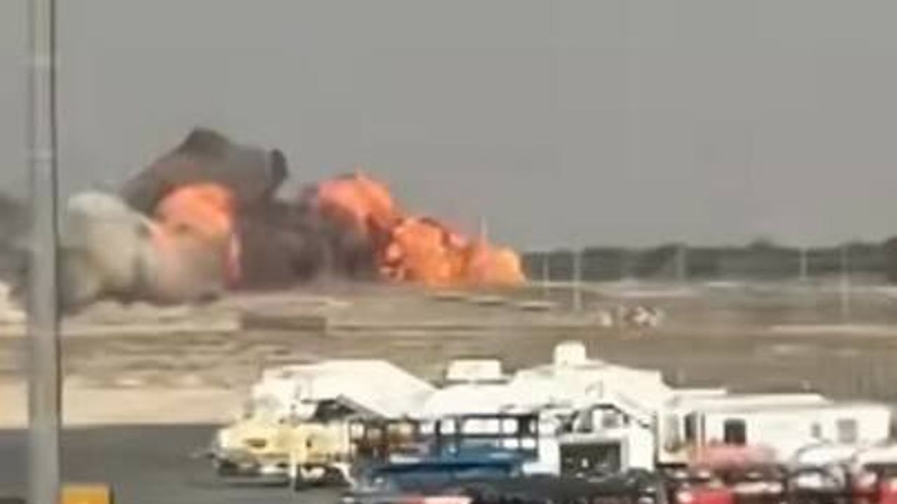 Plane crash captured on video