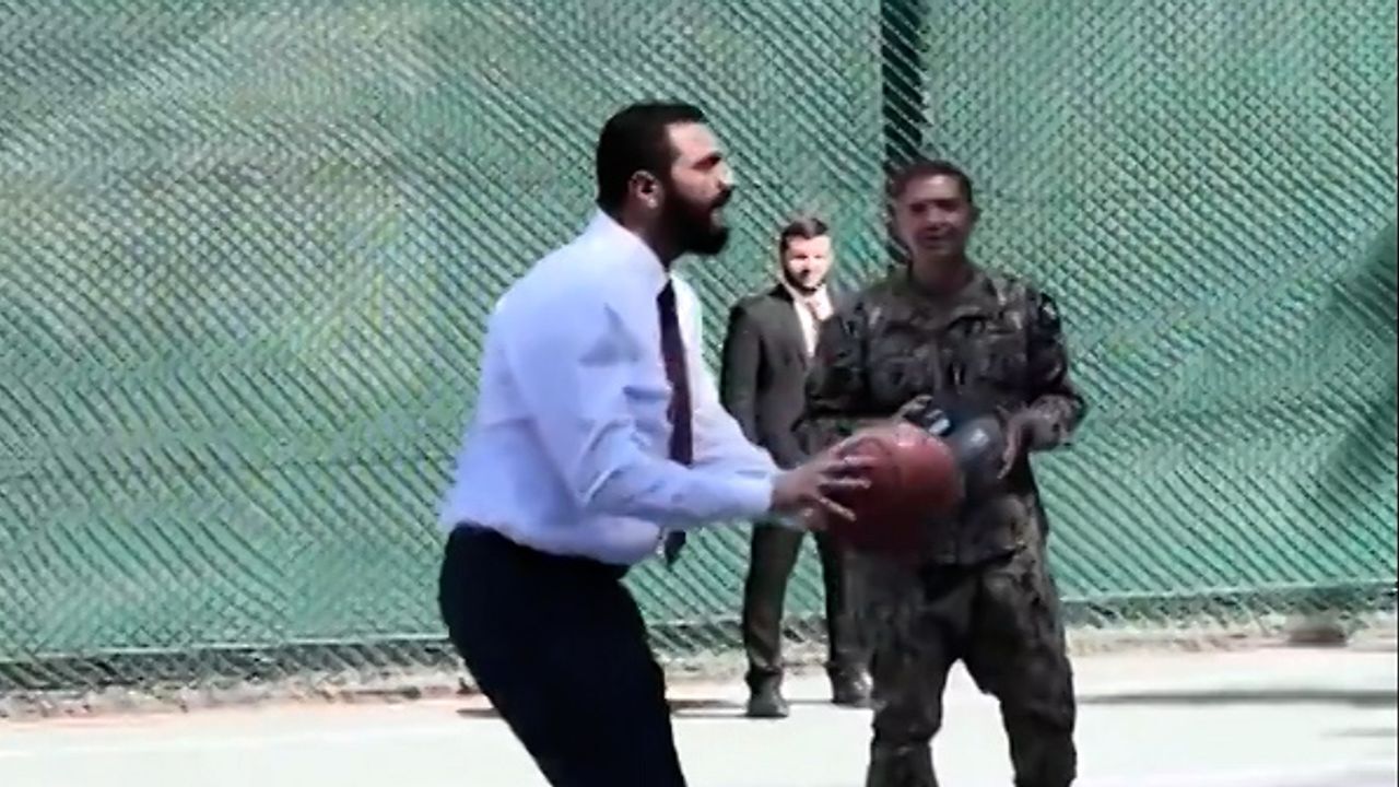 Syrian President Plays Basketball with US Military Officials