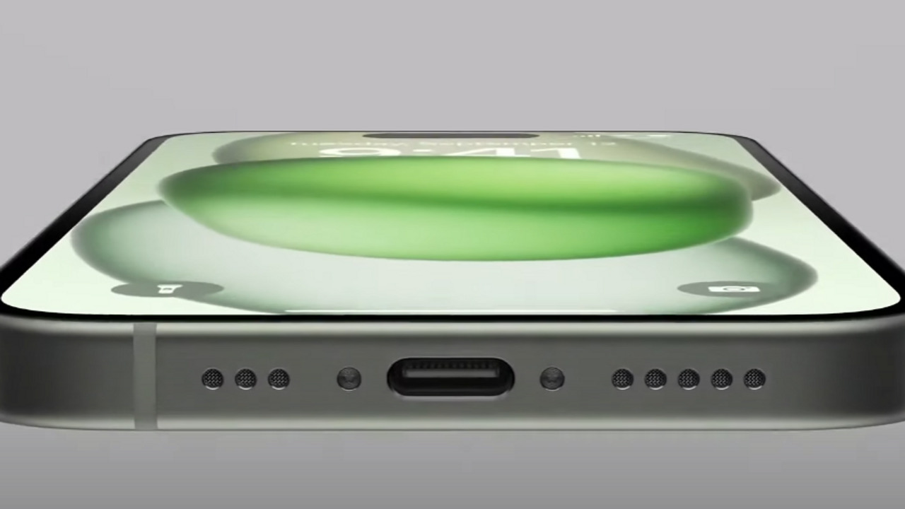 iPhone 15 Charging Port a Major Win for Consumers, Expert Says